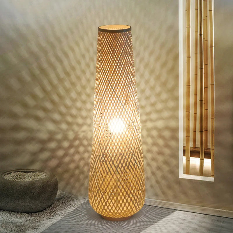 lampadaire cylindrique en bois et osier rétro tissé en bambou