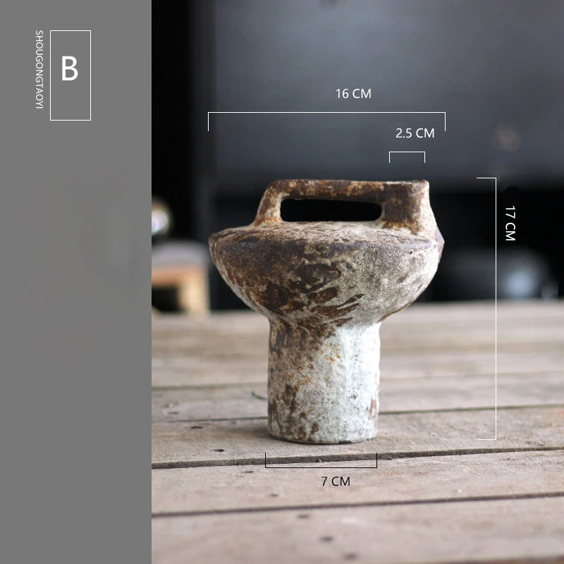 vase en céramique fait main style wabi-sabi pour fleurs séchées