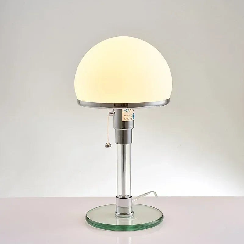 lampe de bureau moderne au design nordique élégant et fonctionnel