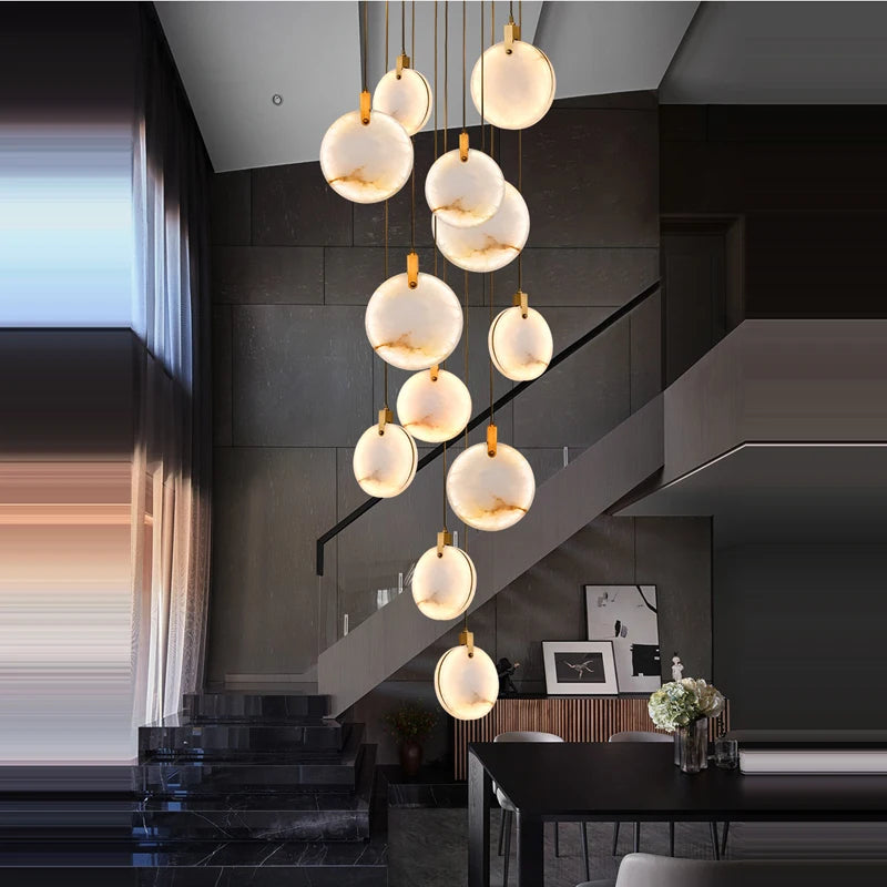 lustre design en marbre doré avec éclairage led tendance 2024