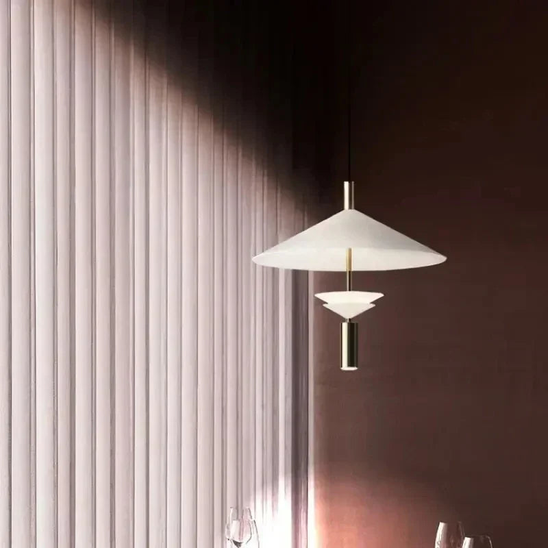 lustre moderne en métal design nordique pour éclairage intérieur