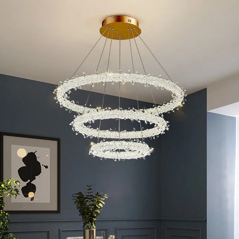 lustre moderne en cristal design pour décoration intérieure élégante