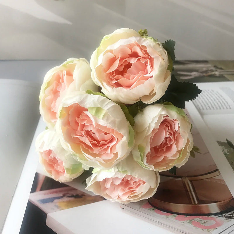 petit bouquet de fleurs artificielles pour décoration printanière et mariage