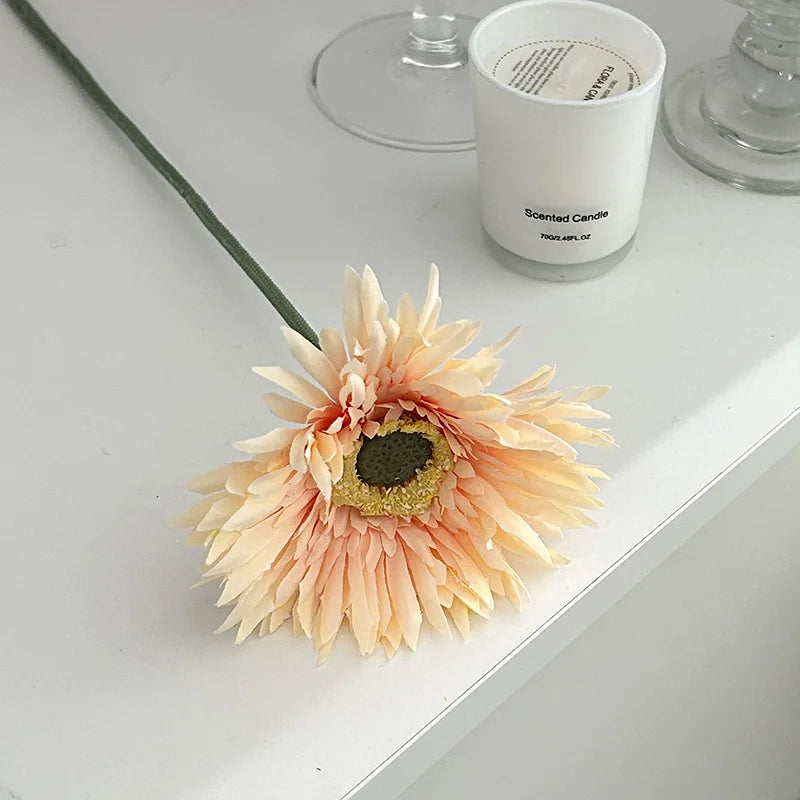 fleur artificielle gerbera pour décoration de mariage et vase