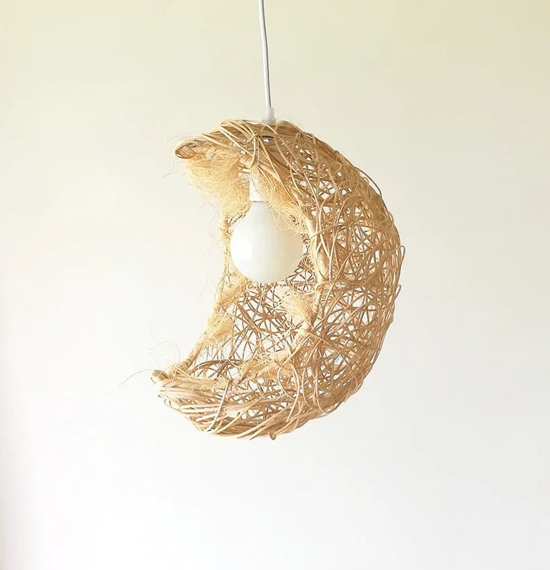 Lustre créatif en rotin en forme de lune