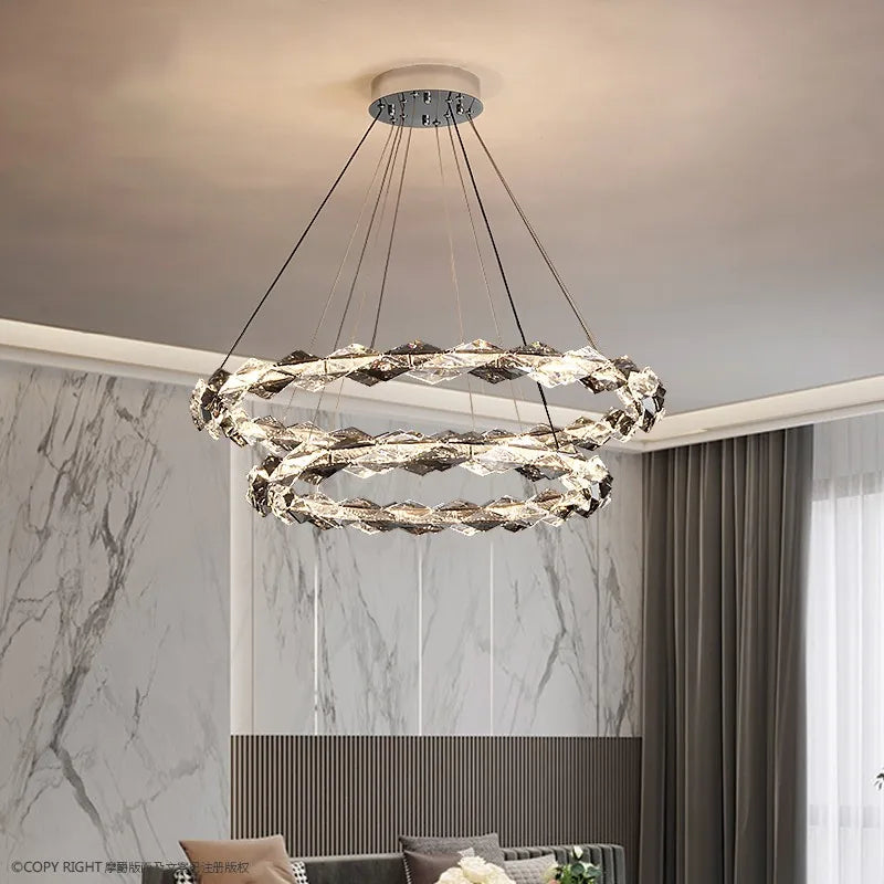 lustre moderne en cristal pour ambiance élégante et minimaliste