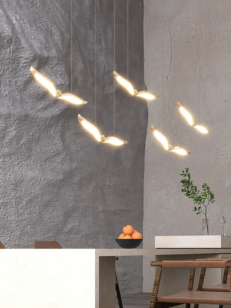 lustre moderne suspendu pour atmosphère créative et minimaliste