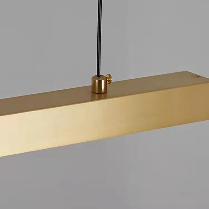 lustre led minimaliste avec fil réglable et corps en cuivre