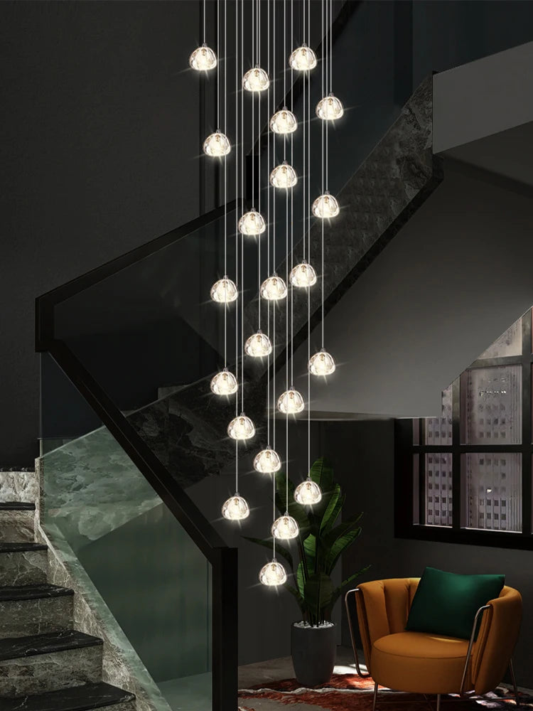 lustre en cristal design luxe pour éclairage moderne escalier colimaçon