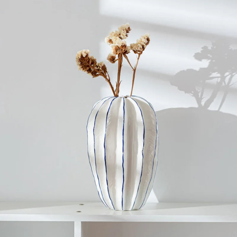 vase en céramique carambola pour décoration et fleurs séchées