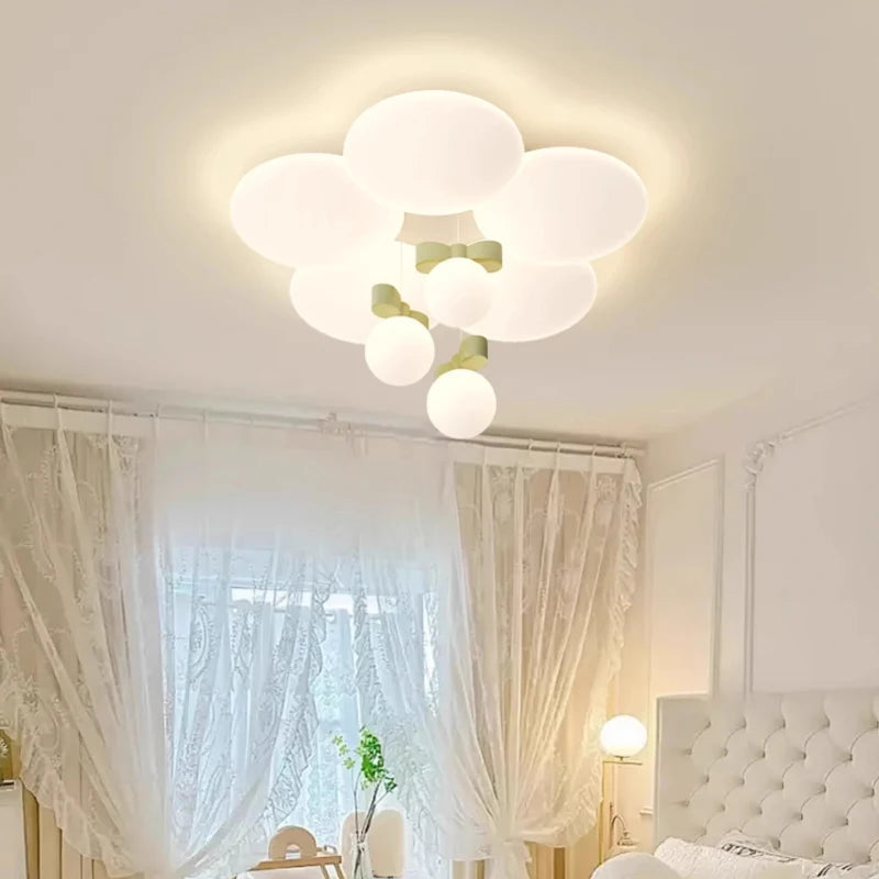 plafonnier fleuri moderne pour chambre d'enfant romantique et chaleureuse