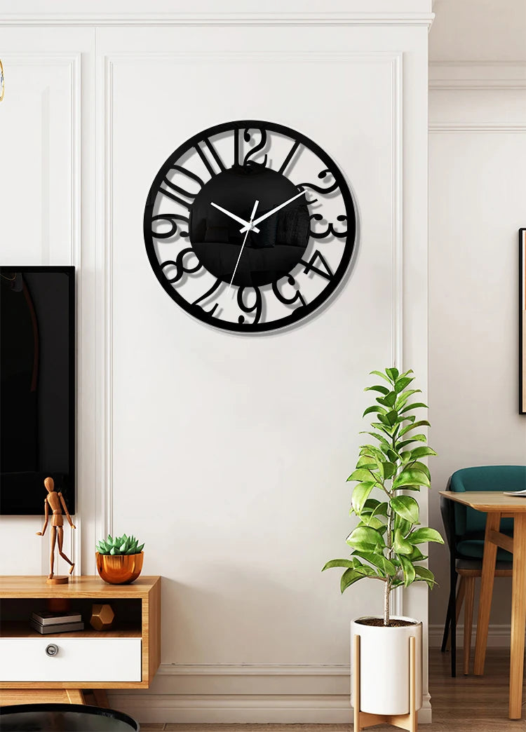 horloge murale transparente minimaliste avec chiffres arabes élégants