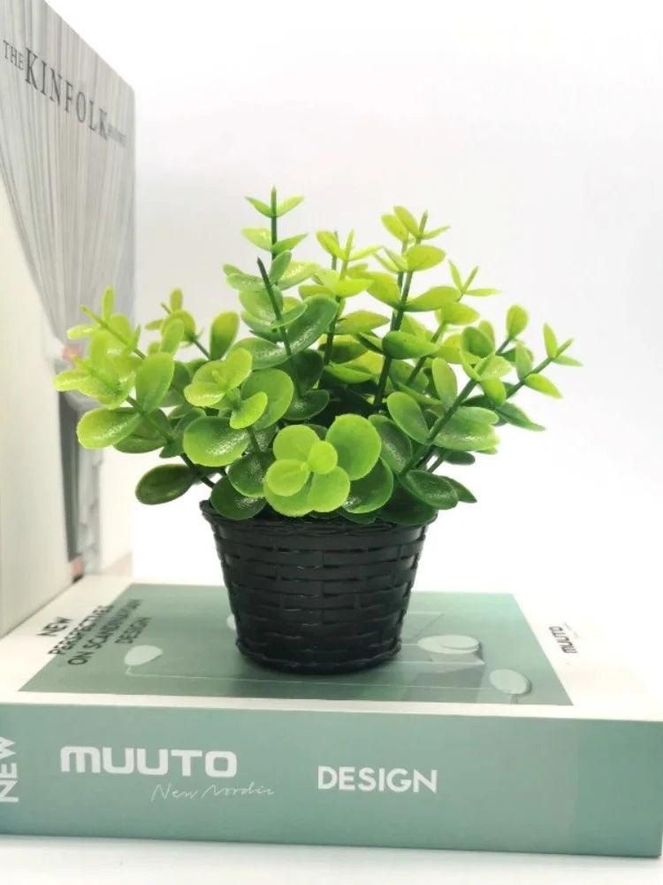 mini plante artificielle en pot pour décoration et événements festifs