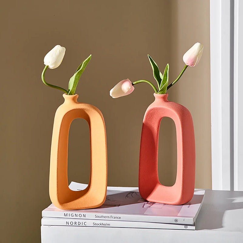 vase moderne en céramique pour décoration intérieure et extérieure