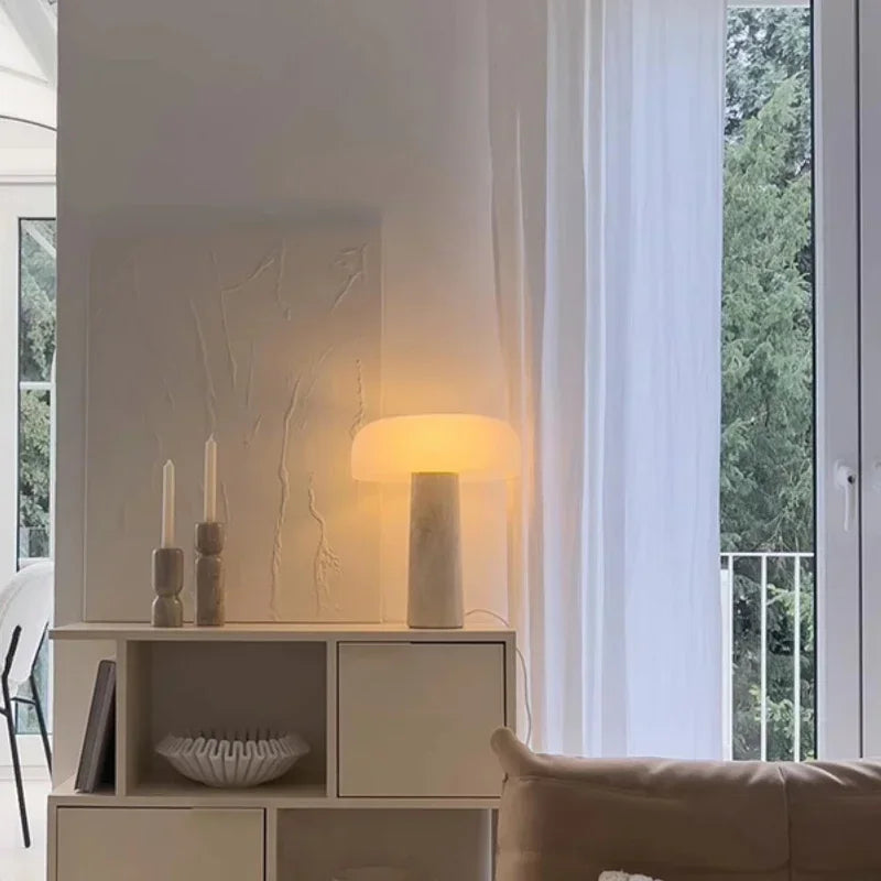 lampe à poser en travertin naturel design créatif pour décoration intérieure