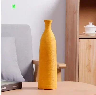 vase en céramique moderne pour décoration intérieure artisanale