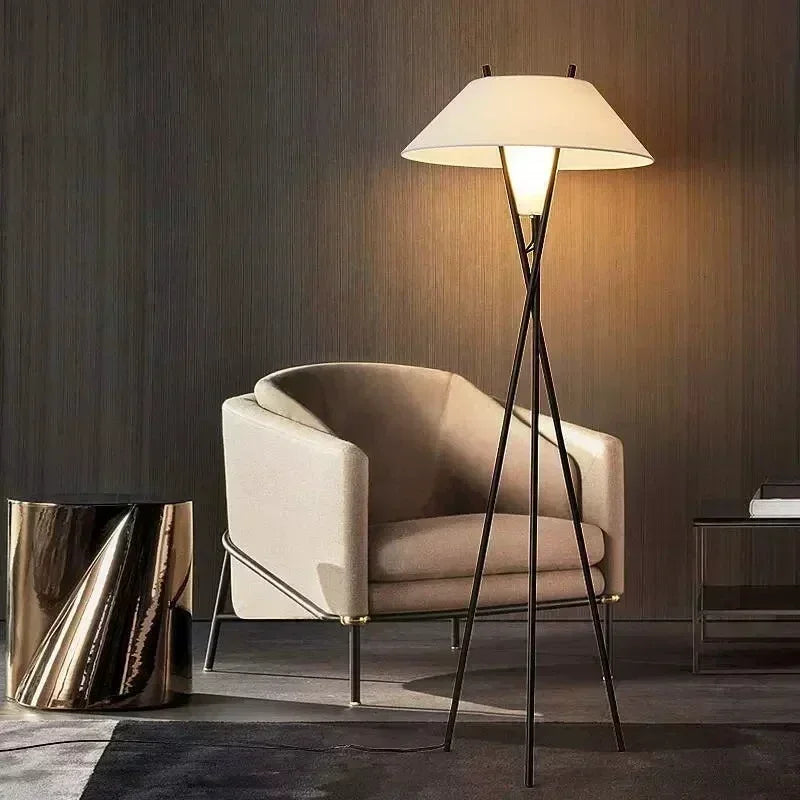 lampadaire design minimaliste en tissu pour intérieur contemporain