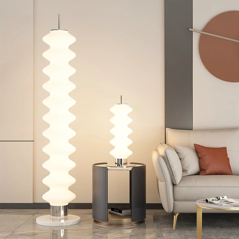 lampadaire design léger pour éclairage intérieur moderne