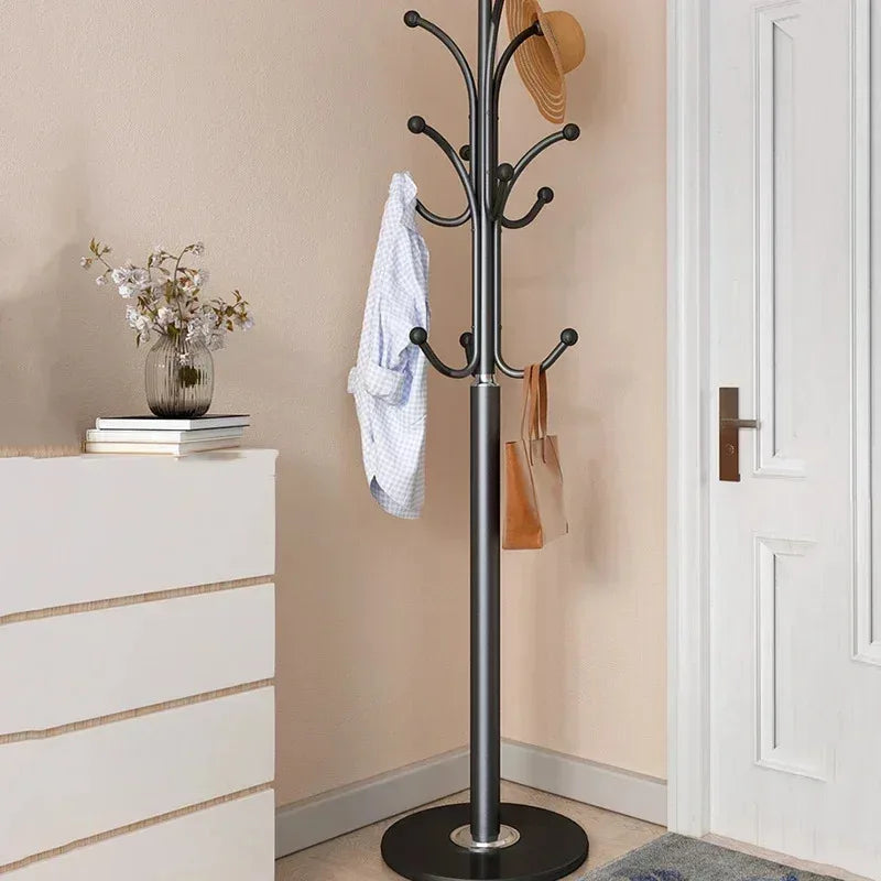 porte-manteau moderne en métal design arbre pour gagner de l'espace