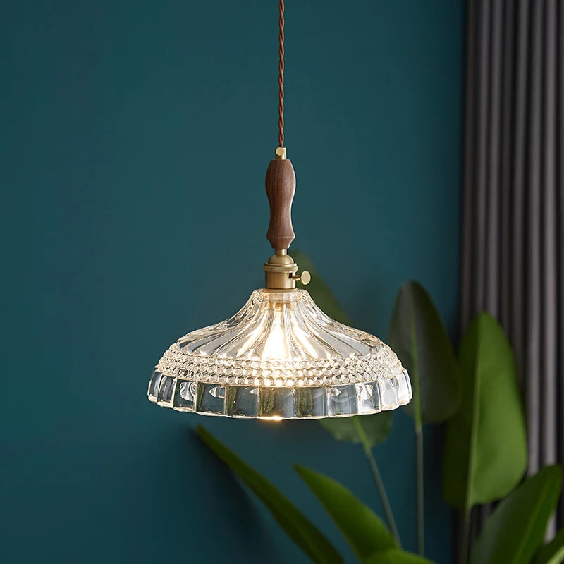 "suspension luminaire nordique en bois verre et laiton rustique moderne"