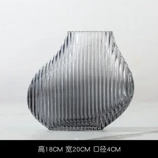 vase en verre soufflé à rayures pour décoration florale créative