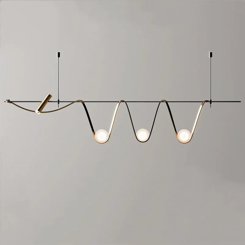 suspension LED dorée au design minimaliste décoratif