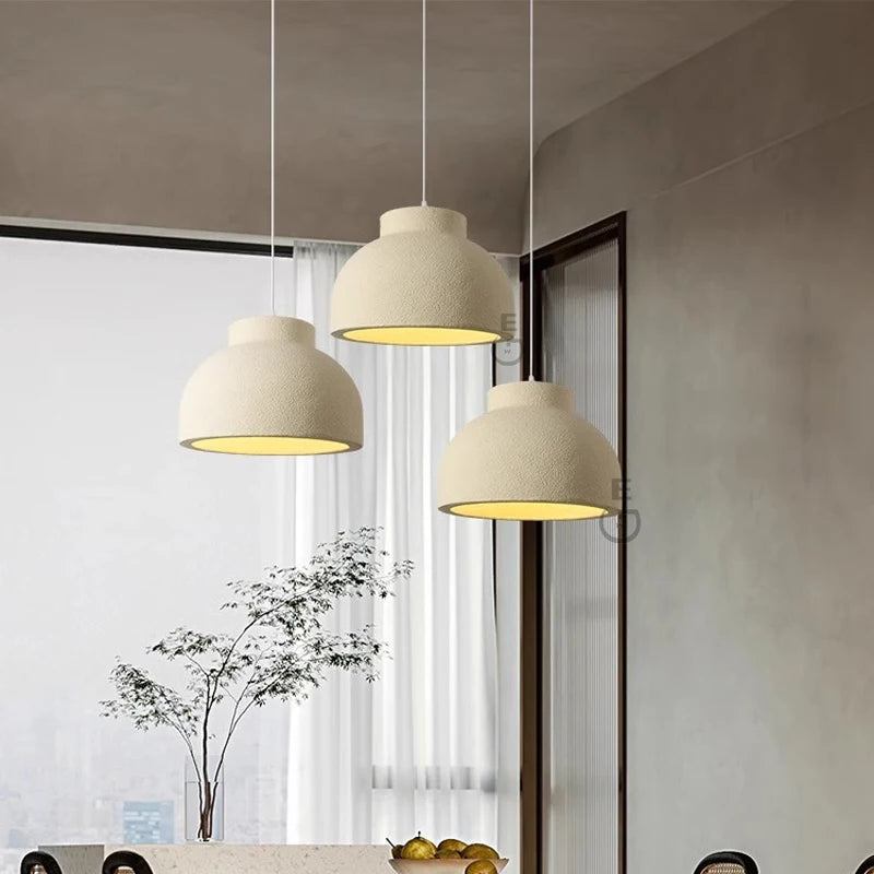 lampe pendante en ciment style wabi-sabi pour restaurant