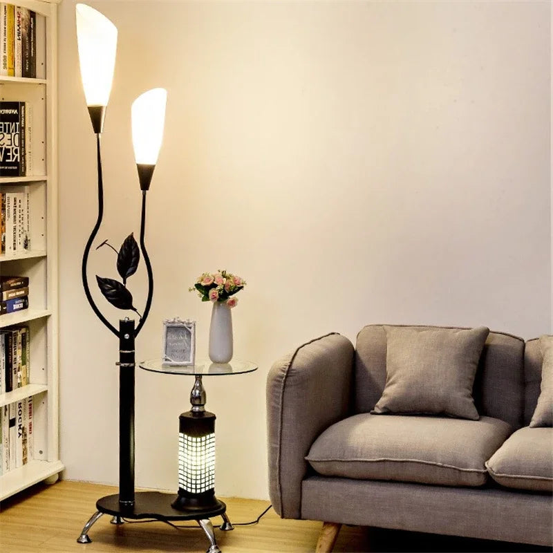 lampadaire moderne avec table intégrée design nordique créatif