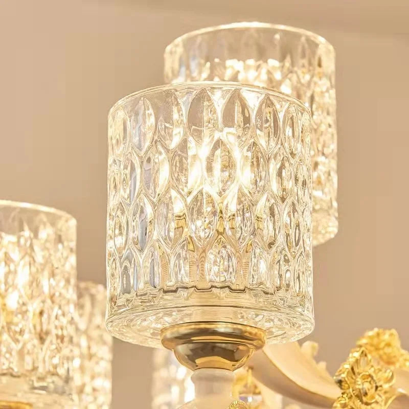 lustre en verre cristal design moderne pour un intérieur élégant