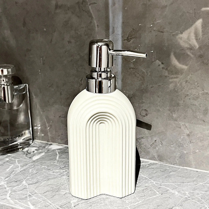 bouteille créative de désinfectant pour les mains luxe salle de bain