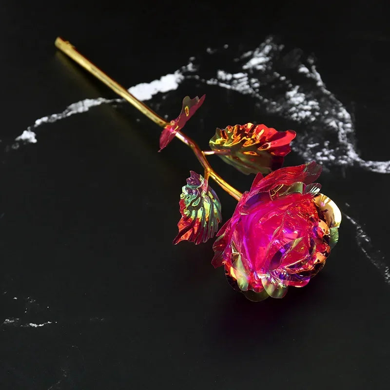 fleur de rose en feuille artisanale pour la saint-valentin