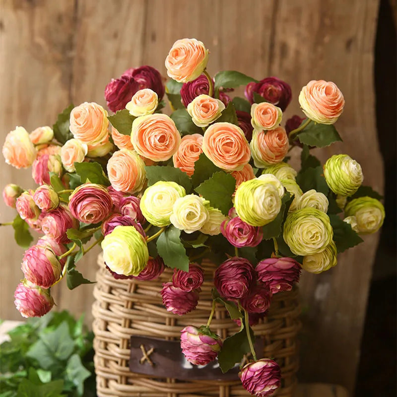 fleurs artificielles en soie roses et renoncules pour décoration de mariage