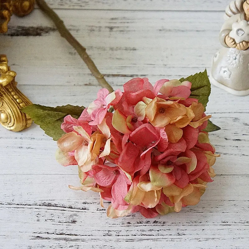 bouquet d'hortensias en soie pour décoration intérieure et mariage