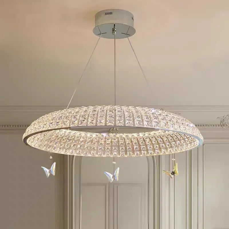 suspension en cristal papillon élégant pour décoration intérieure raffinée