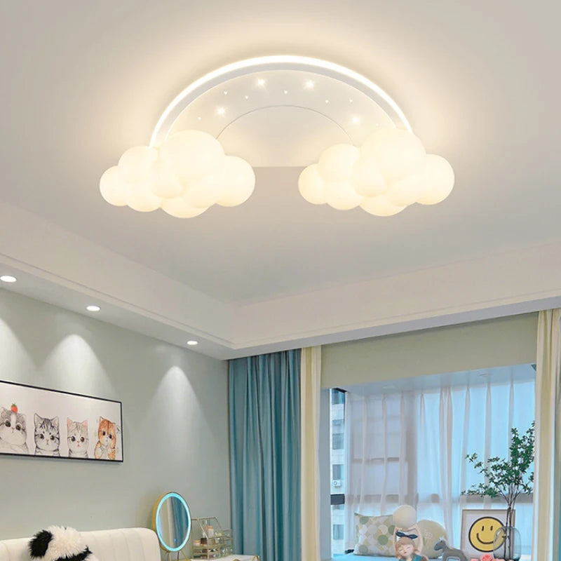 plafonnier moderne et chaleureux pour chambre enfant décor nuage arc-en-ciel