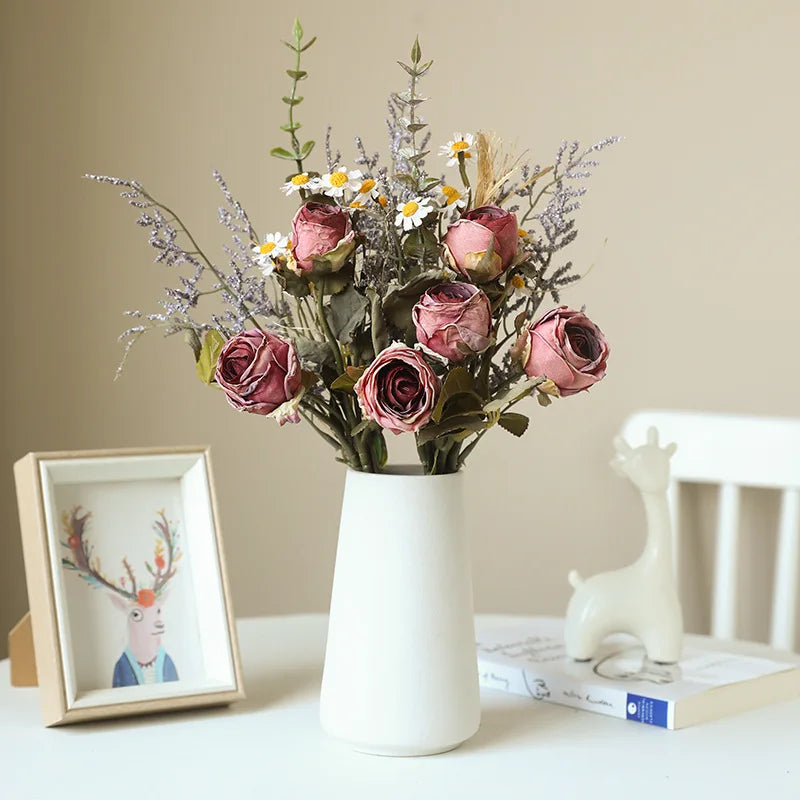 bouquet de roses séchées et pivoines pour décoration rétro automnale