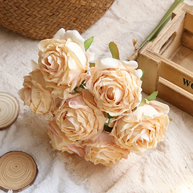 bouquet de roses artificielles pour décoration et photographie