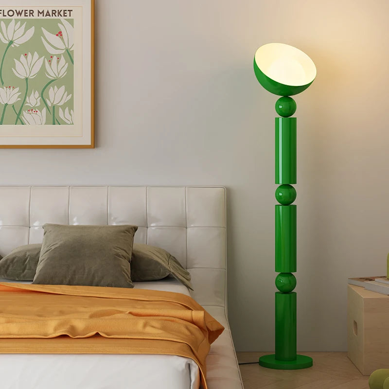 lampadaire minimaliste design pour une ambiance élégante et moderne