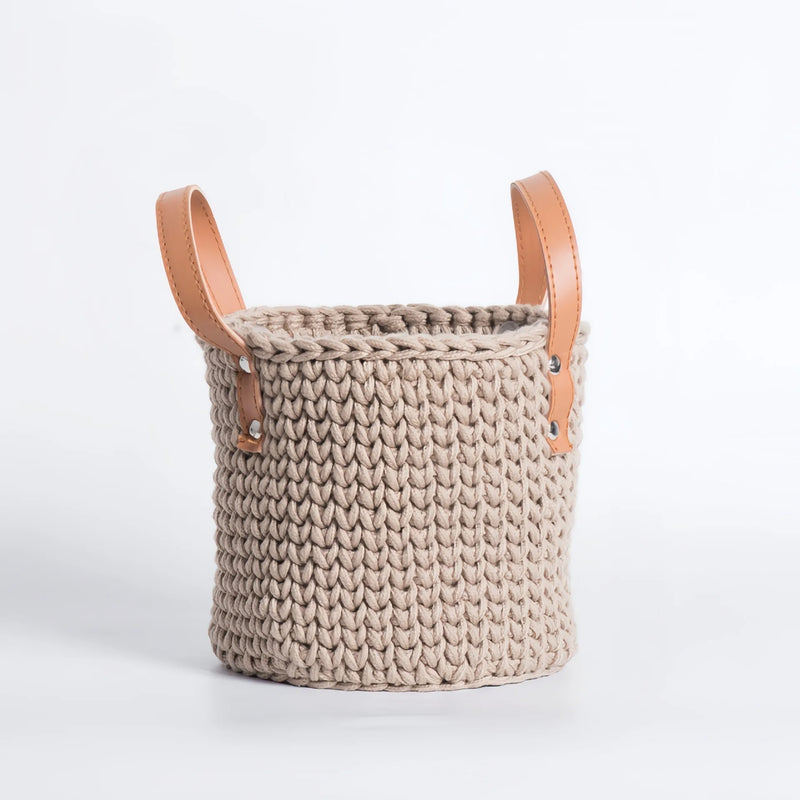 panier de rangement tricoté à la main en coton avec poignée en cuir