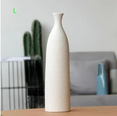 vase en céramique moderne pour décoration intérieure artisanale