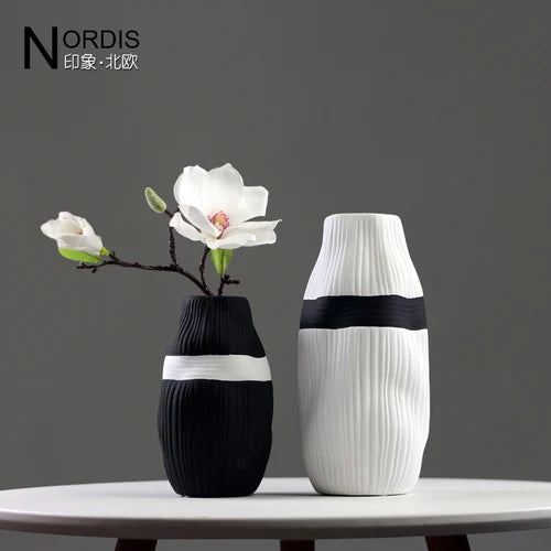 vase en céramique à rayures pour fleurs séchées décoratif