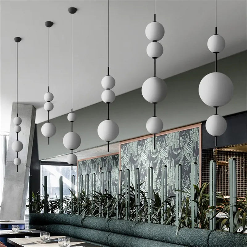 suspension en perles design pour décoration intérieure moderne