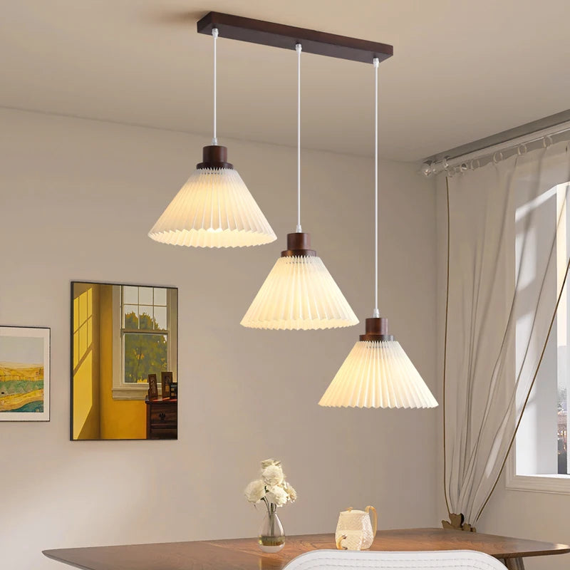 suspension moderne en tissu plissé avec base en bois