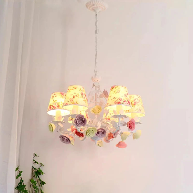 lustre romantique pour chambre d'enfant princesse fleurs lumineuses