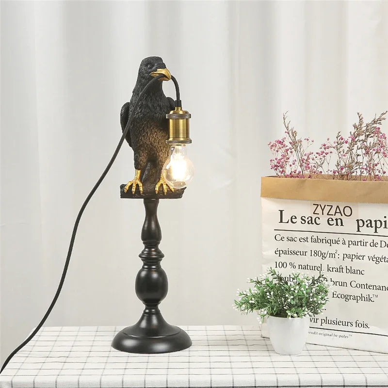 lampe de bureau en résine moderne forme d'oiseau avec bec doré