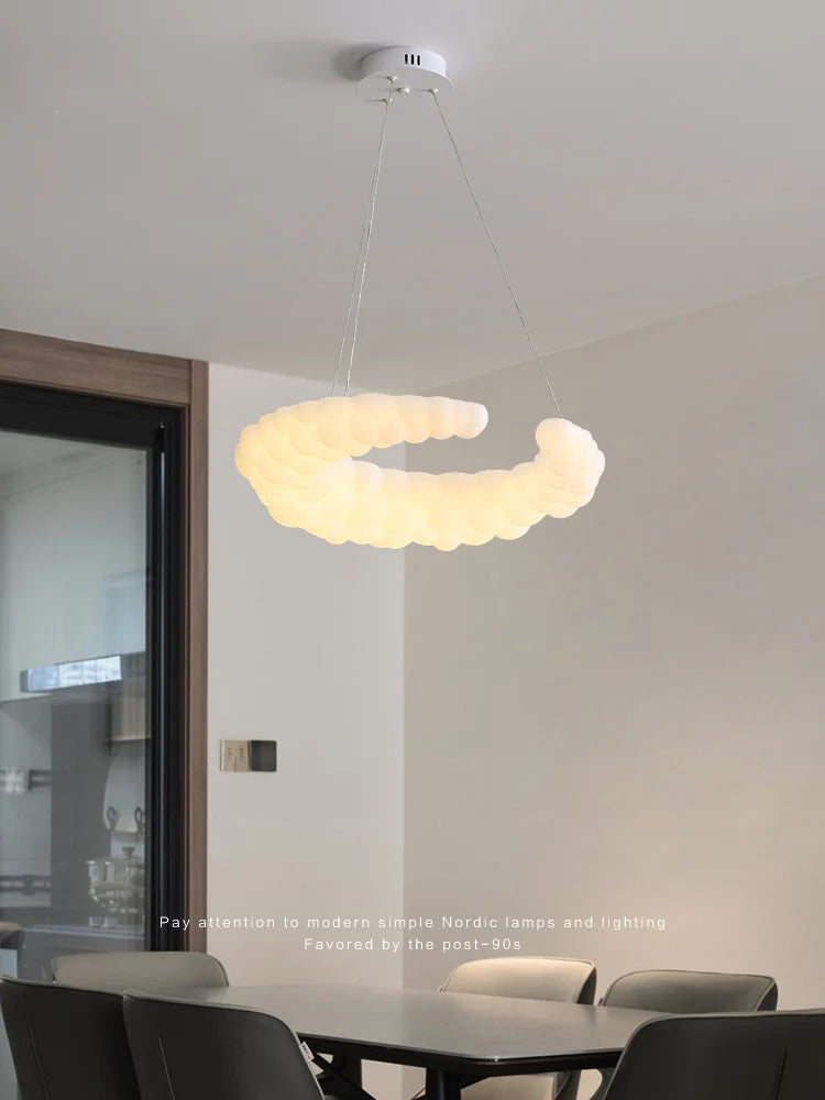 lustre lune design nuage pour décoration intérieure enfant