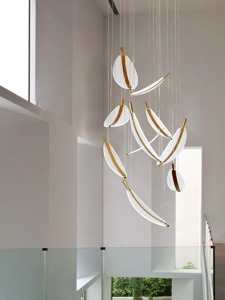 lustre nordique long en plumes pour villa duplex restaurant