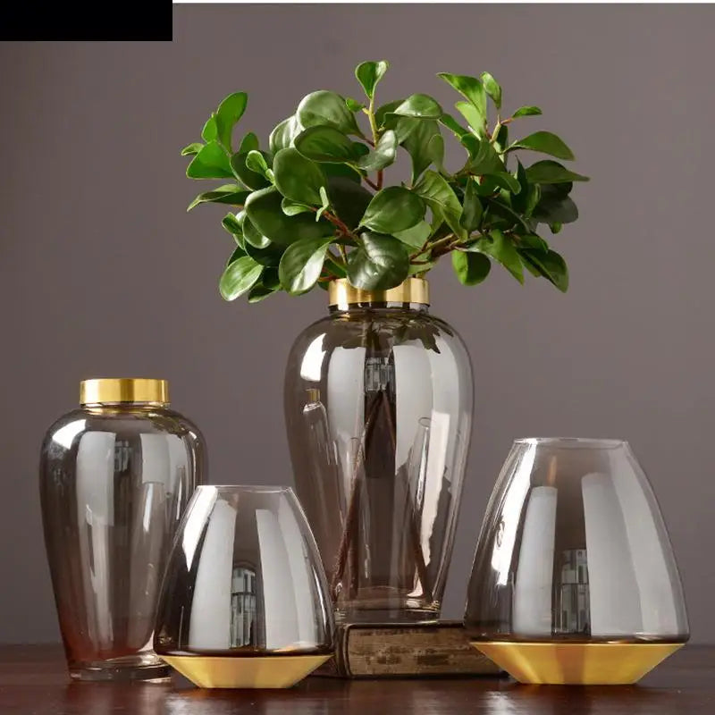 vase en verre moderne avec base métallique pour décoration florale