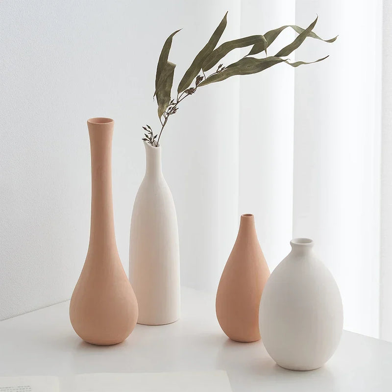 vase en céramique pour décoration florale nordique élégante