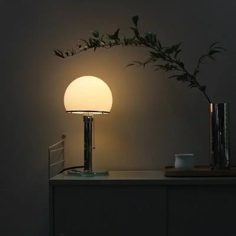 lampe de bureau moderne au design nordique élégant et fonctionnel